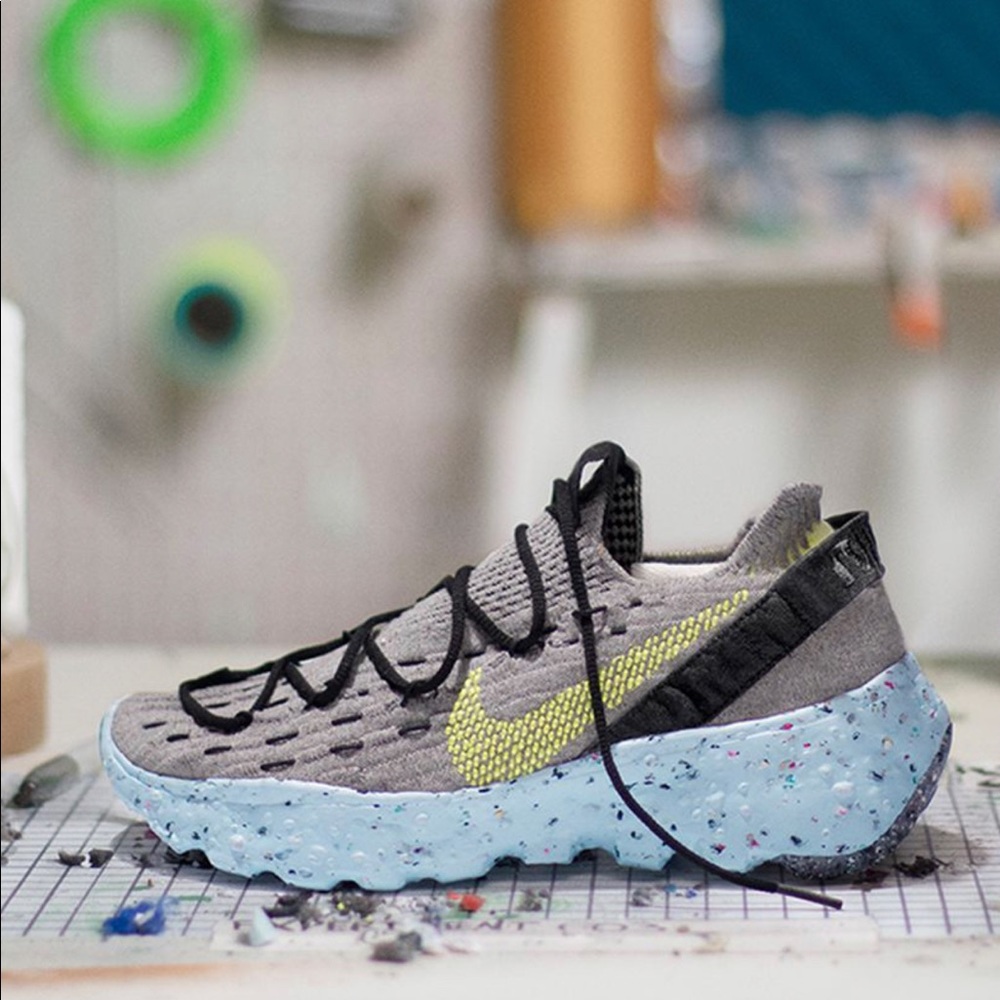NIKE x SPACE HIPPIE 04